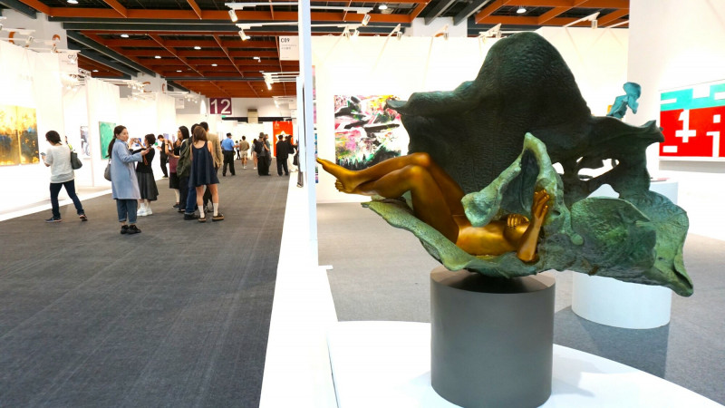 第32屆「ART TAIPEI 2025台北國際藝術博覽會」開幕，另將舉辦4場「ART TALK」藝術講座邀請海內外策展人與藝術家對談。（記者董柏廷攝）