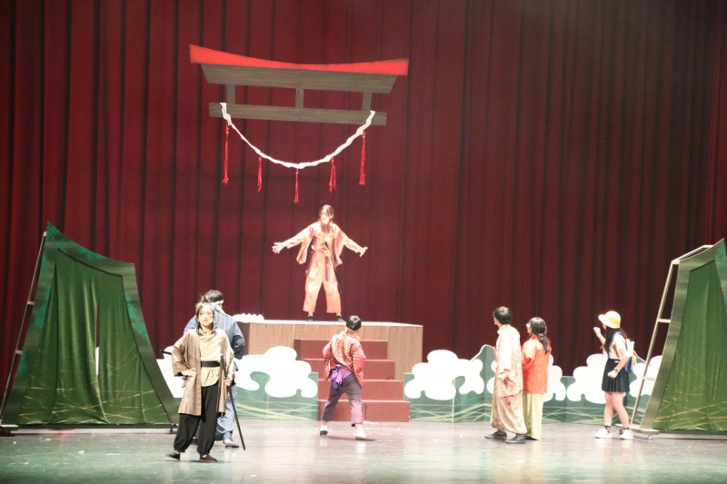 萍蓬草劇團推出《花忍者》台語兒童劇演出。（新營文化中心提供）