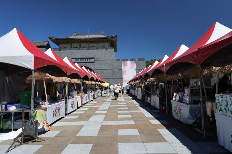 中台博物館唐代風華文化派對，以長安東西市為靈感蔬食市集，讓民眾感受唐代市井風情。（中台世界博物館提供）