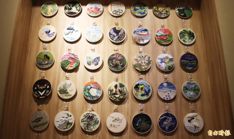 朴子刺繡徵件得獎作品。（記者林宜樟攝）