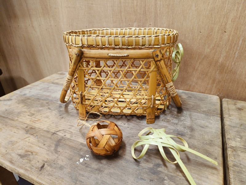 廢竹變竹藝品。（林保署南投分署提供）