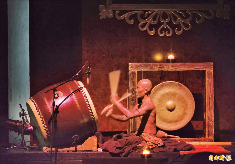 【藝術文化】無垢舞蹈劇場30週年 吳明璟飾白鳥返《潮》驚豔眾人