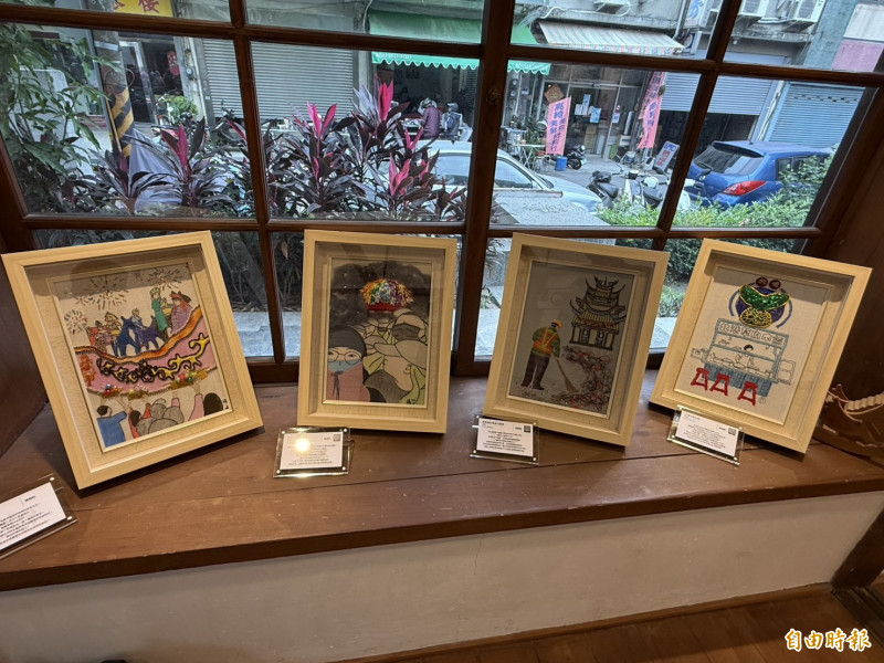 北港鎮公所與文資局合辦刺繡工作坊，20名學員作品在北港登記所展出。（記者李文德攝）