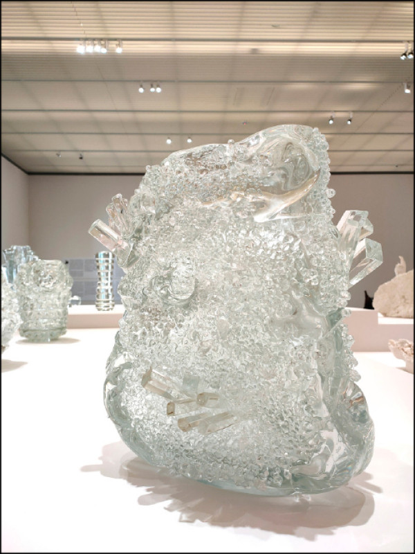 三嶋律惠2019年作品〈白水晶〉。