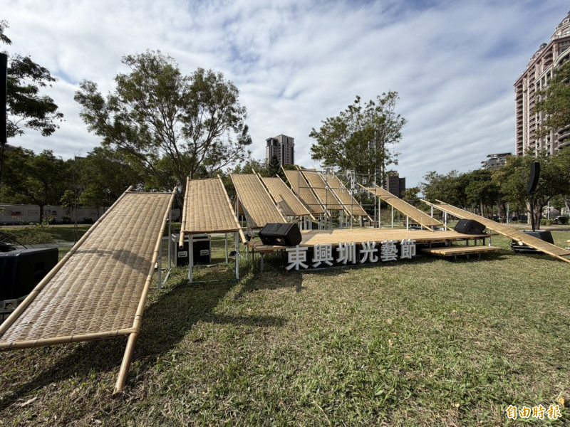 李謙宏與李城誌《逐光》。（記者廖雪茹攝）