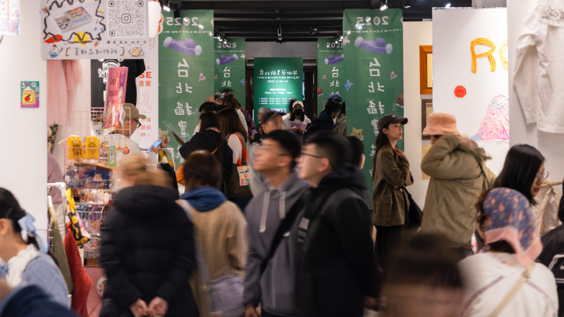 第8屆台北插畫藝術節昨（5）日在松山文創園區北向製菸工廠登場。（記者董柏廷攝）