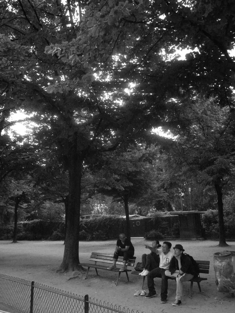 豪華朗機工成員在巴黎的合照。（豪華朗機工提供）