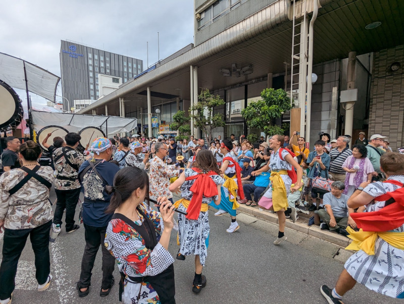 睡魔祭遊行「跳人」。（下町貴族、文化總會提供）