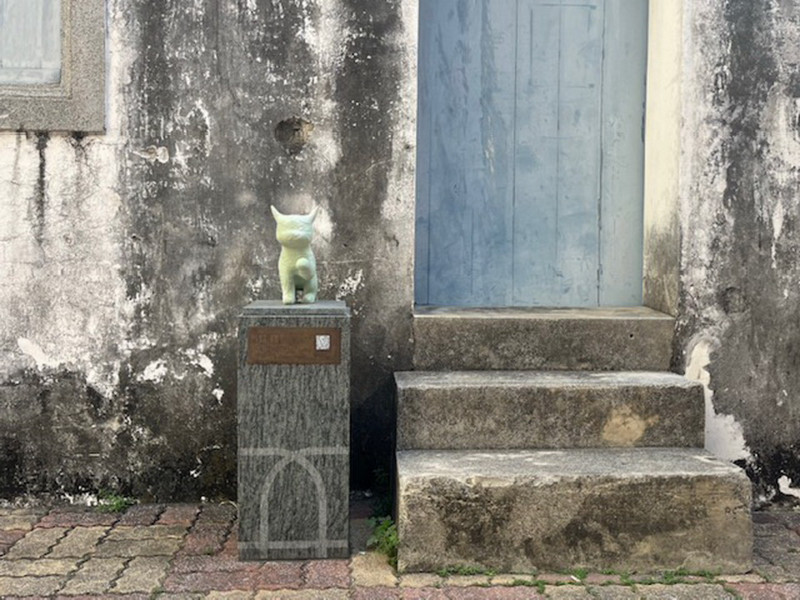 「巷仔Niau」意象雕塑作品結合藝術創作與地方記憶，成為街區中引人駐足的可愛風景。（南市文化局提供）