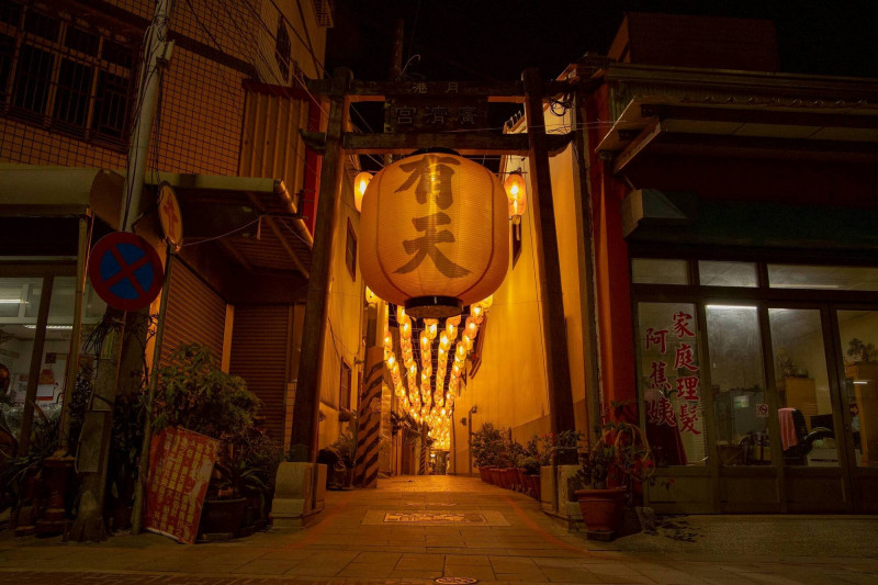 2025「漫月美行動」20日開幕，台日藝術家聯手打造月津小鎮奇幻場景。（台南市文化局提供）