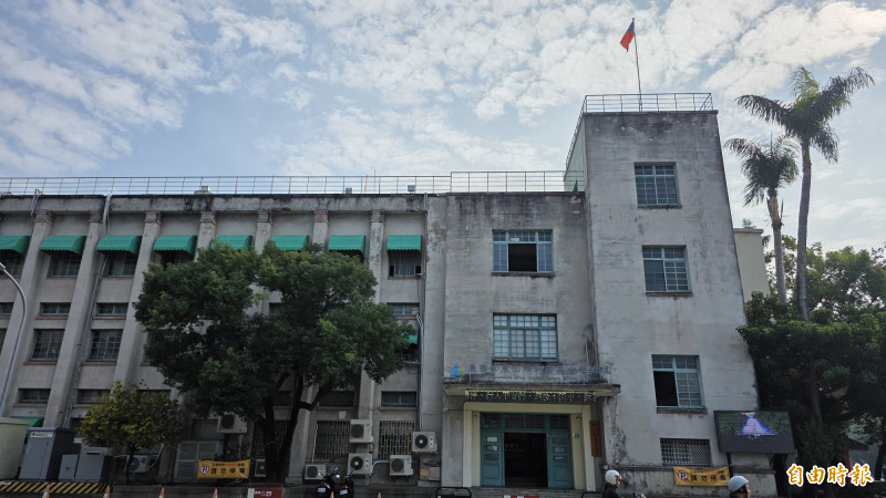 農田水利署嘉南管理處為「原嘉南大圳組合事務所」市定古蹟，未來搬遷後，將納入南美館場館。（記者洪瑞琴攝）