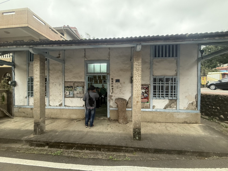 苗栗縣楊屋、車站、宿舍及震災紀念碑群，文資審議通過登錄歷史建築。圖為獅潭新店楊屋。（苗縣府文觀局提供）