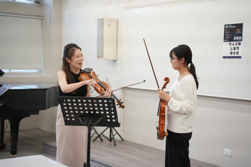 大師課程手把手指導，讓學員收穫滿滿。（台灣音樂與生活美學協會提供）