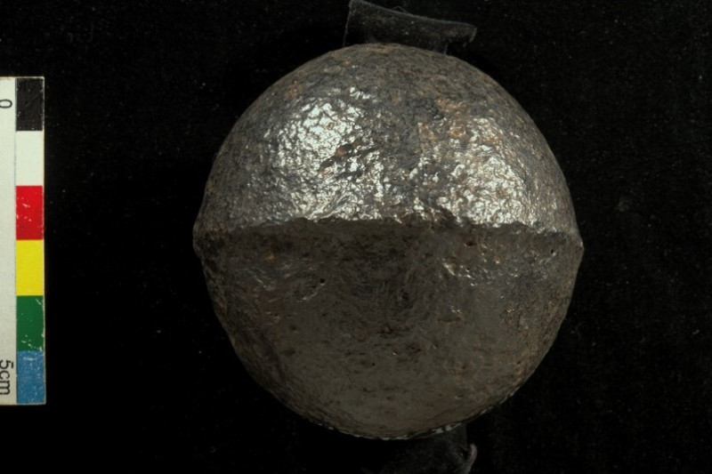 除鏽整理後的砲彈。（南市文資處提供）