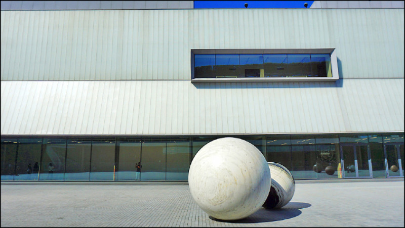 dib Bangkok中隨處可見各種幾何切分的有趣構造。