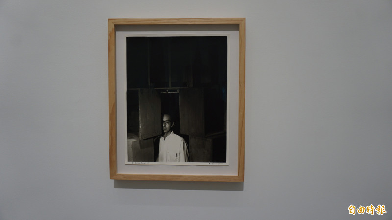 馬尼特．斯里瓦尼彭〈蒙天．布瑪〉銀鹽相紙，45x50公分。1995。（記者董柏廷攝）