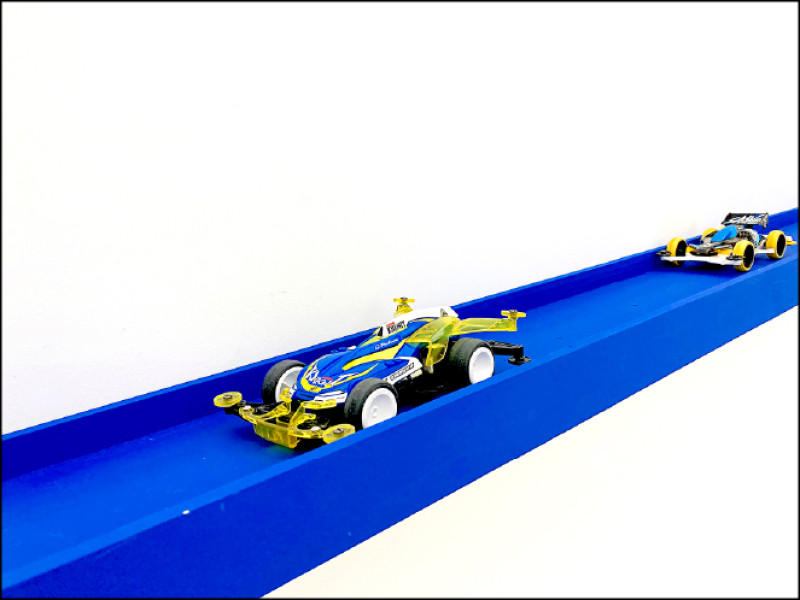 央兔〈慢速迷你4DW——逃離現代價值觀〉反其道而行，展現緩速的藝術。