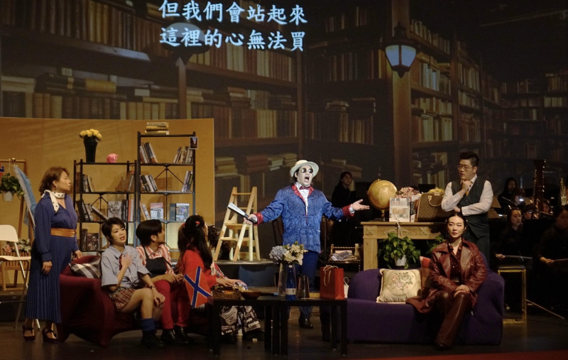 跨界融合國樂歌劇京劇與流行音樂的藝術盛宴，桃園市國樂團推出「超完美飛行日記」17日登場。（桃園市文化基金會提供）