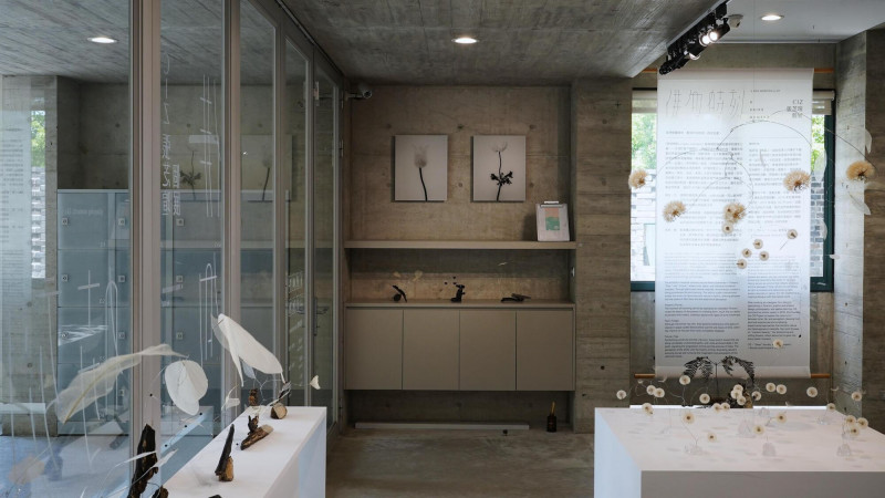 位於文創空間的「俳句時刻」展覽。（毓繡美術館提供）