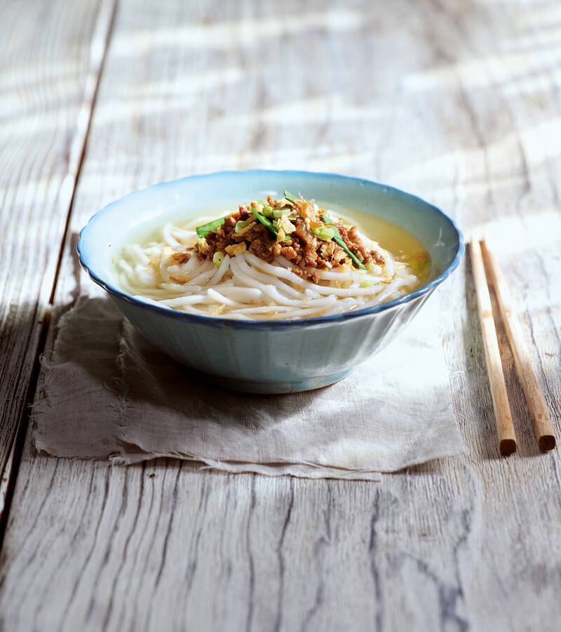 米苔目。（二十張出版提供）