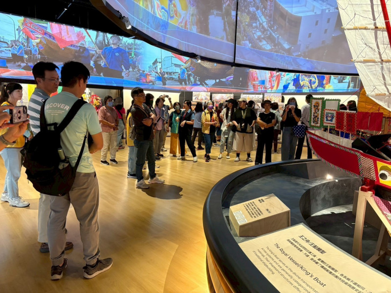 王船文化館持文化幣購票可獲限定好禮。（屏東縣文化處提供）