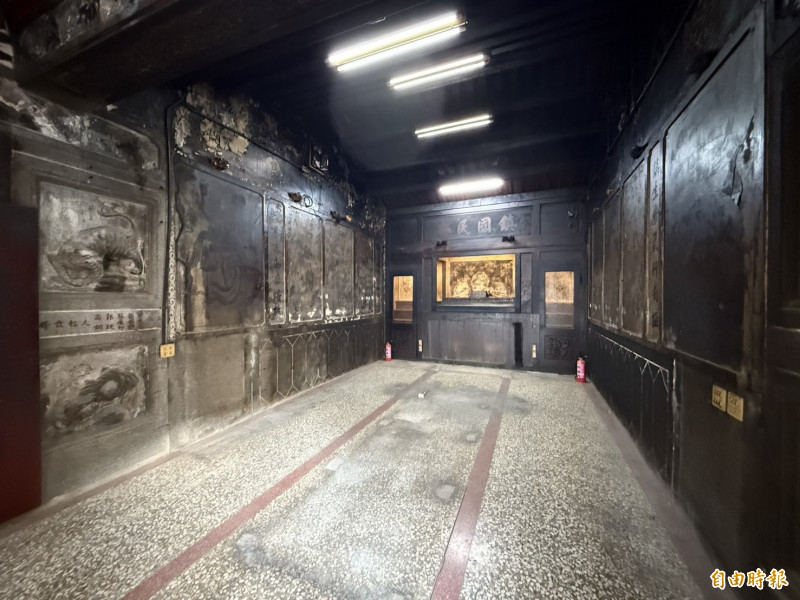 縣定古蹟北港鎮安宮約70年未大規模整修，縣府獲文化部經費，19日正式開工。（記者李文德攝）