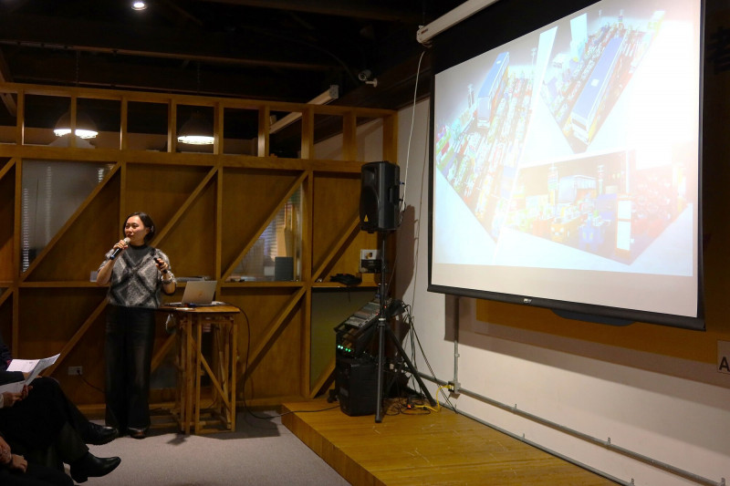 獨立出版聯盟常務理事劉子華介紹下，今年「公民書區」要帶大家進入「讀字車陣」。（台北書展基金會提供）