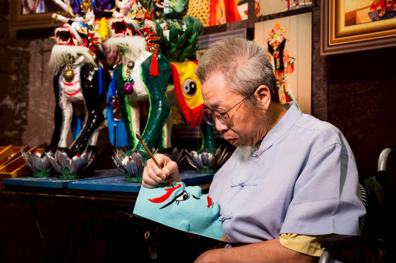 北港紙塑神像文化資產保存者蔡爾容日前辭世，享壽65歲。（圖由縣府提供）