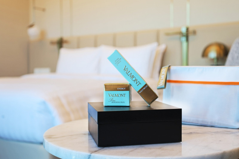 台北漢來針對情人節，限量推出「VALMONT 雙人奢寵．舒活住房專案」。（台北漢來飯店提供）