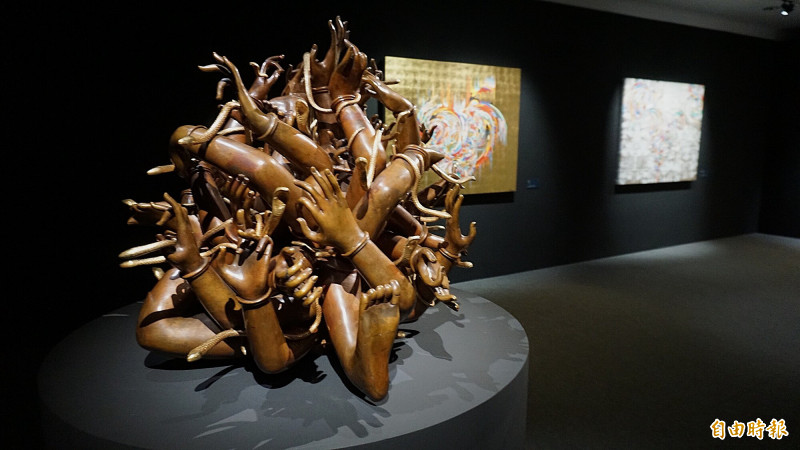 才仁・夏爾帕〈手印〉銅。2025。（記者董柏廷攝）