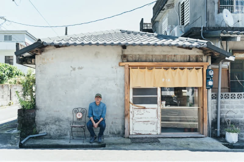2月12日由阿美族主持人、豐盛書店主理人林清盛，帶來微講座「在部落開書店、說花蓮的故事」。（理想大地提供）