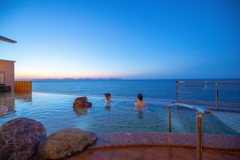 皆生溫泉是位於海邊的溫泉鄉。（鳥取縣政府提供）