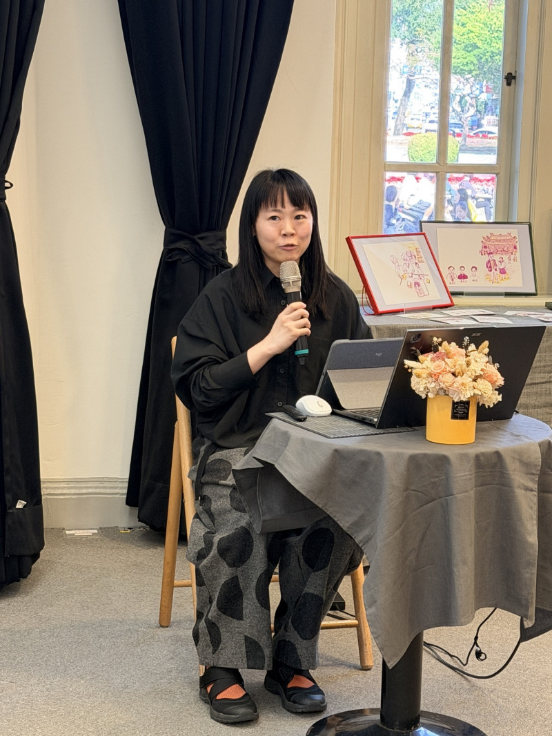 繪本作者林安狗分享《風華艋舺ê文學少女》《華麗島的文學少女》繪本創作歷程。（台文館提供）