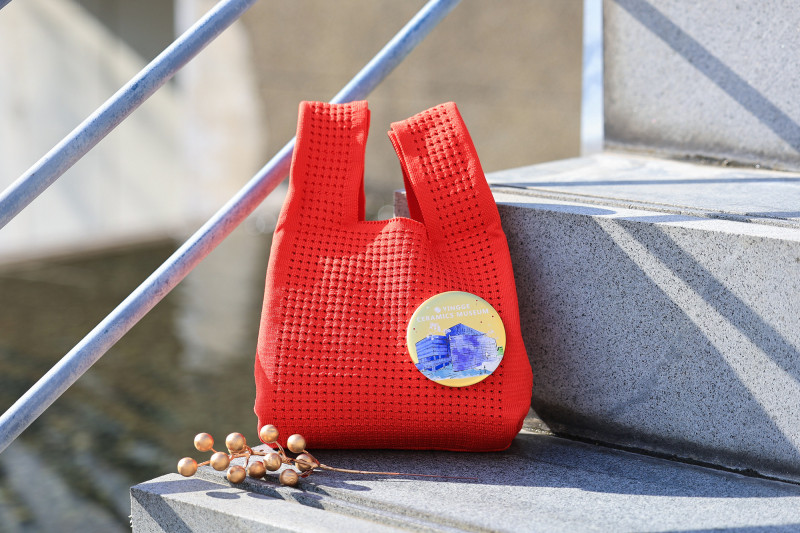 農曆春節連假期間，新北市立鶯歌陶瓷博物館規劃春節活動，自初二至初六，包括親子陶藝手作、互動表演、年節拍照裝置與展覽將陸續登場。（陶博館提供）