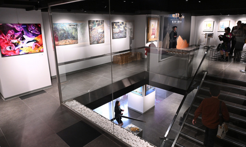 聯邦藝術中心占地2層寬闊空間。（記者潘少棠攝）