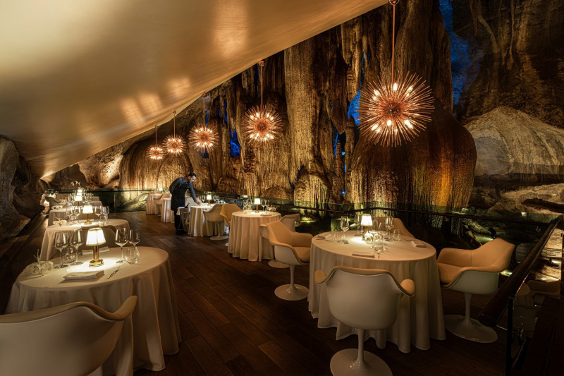 班加藍溫泉靜居的洞穴餐廳Jeff’s Cellar，帶給遊客難忘的用餐體驗。（The Banjaran Hotsprings Retreat, Ipoh Malaysia提供）