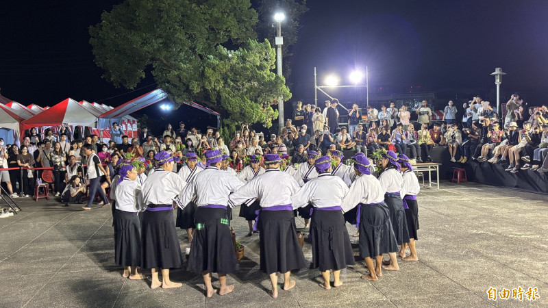 台南東山吉貝耍西拉雅牽曲。（記者楊金城攝）