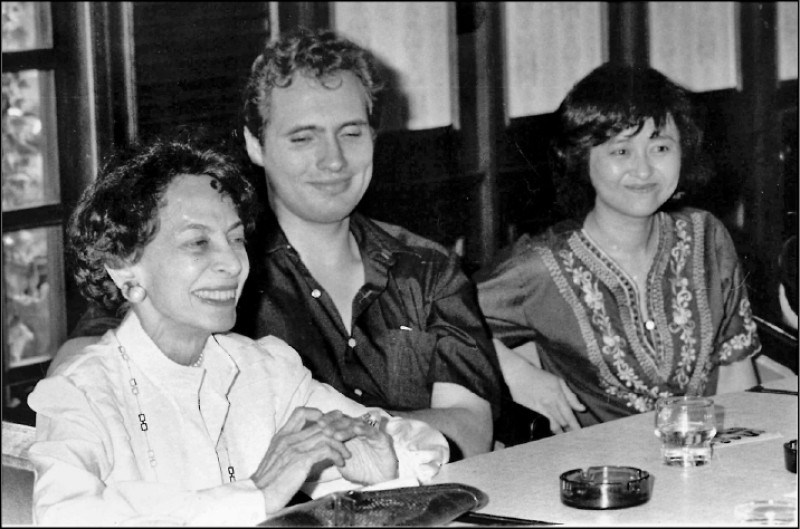 1986年邀請魯賓斯坦兒子們的鋼琴老師Constance Keene教授來台，在國父紀念館的演出票房全滿，齊飛唱片決定幫兩人出版雙鋼琴專輯。