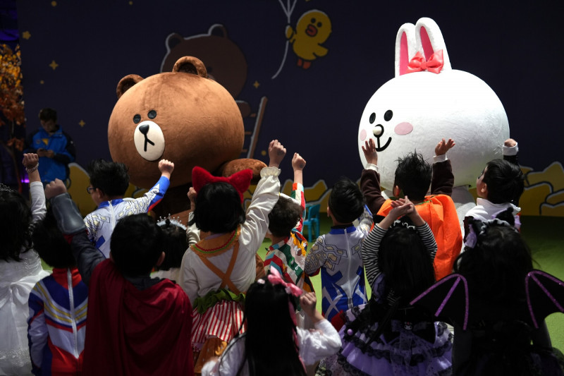 兒童節12歲以下免費，還可參加LINE FRIENDS熊大、兔兔派對。（麗寶樂園提供）