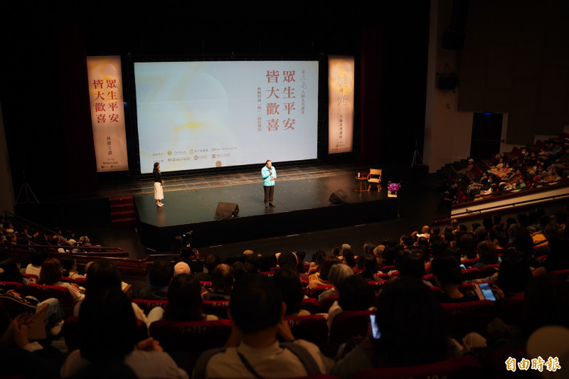 新竹縣政府文化局「綻光30」系列活動，副縣長徐元棟出席首場文化講座。（記者廖雪茹攝）