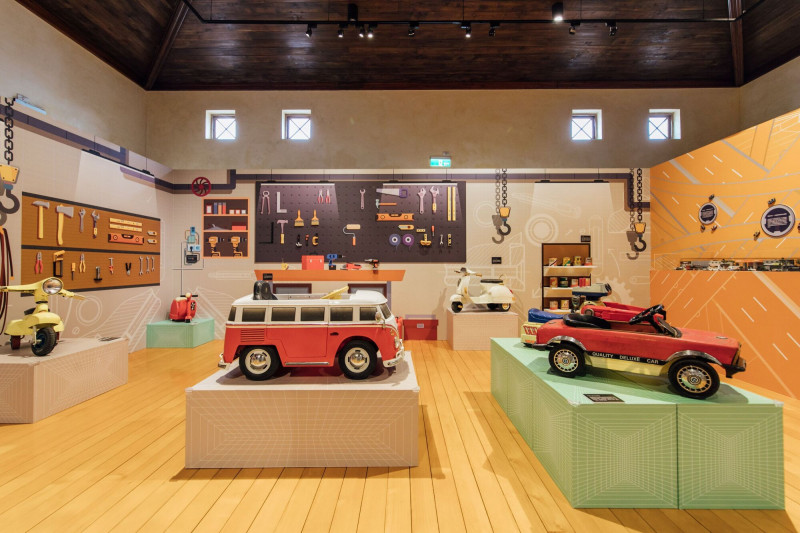 屏東演武場即日起推出《屏藏心》系列特展，展出火車、汽機車、飛機及軍艦四大類型模。（圖由屏東縣政府提供）