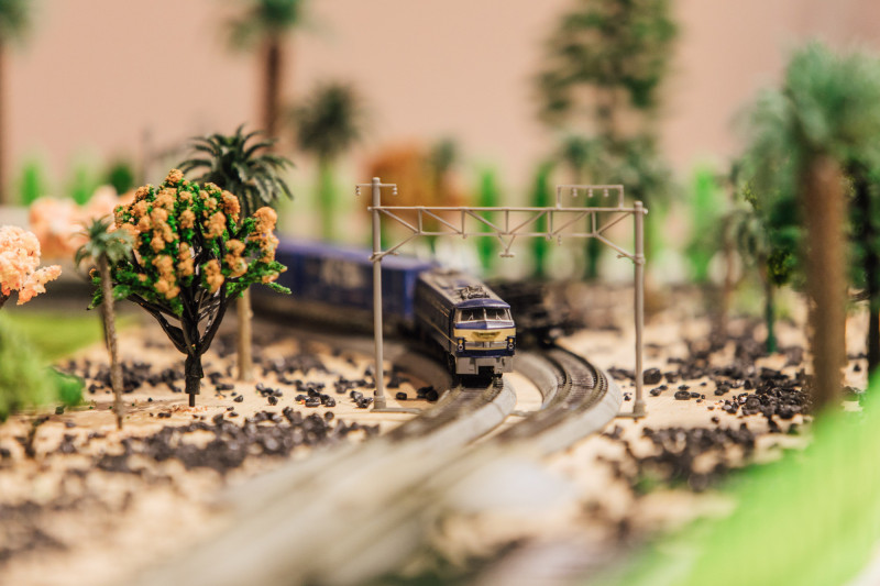 夢想馳騁月台 屏東演武場「微縮交通模型展」即日起登場