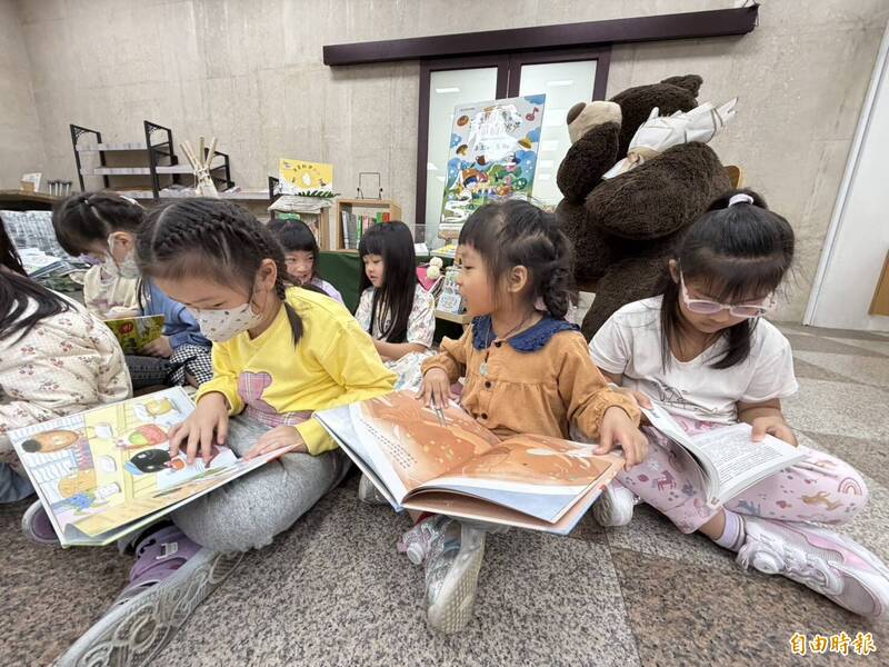 新竹縣世界閱讀日啟動百場活動  集章可換野餐墊