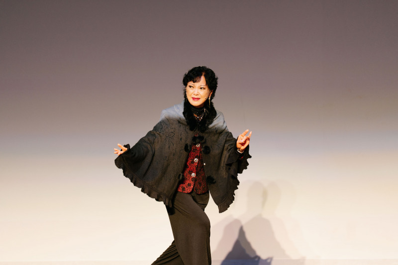 林美香演示《石平貴與王寶釧．回窯》技藝保存戲齣精華片段。（傳藝中心提供）