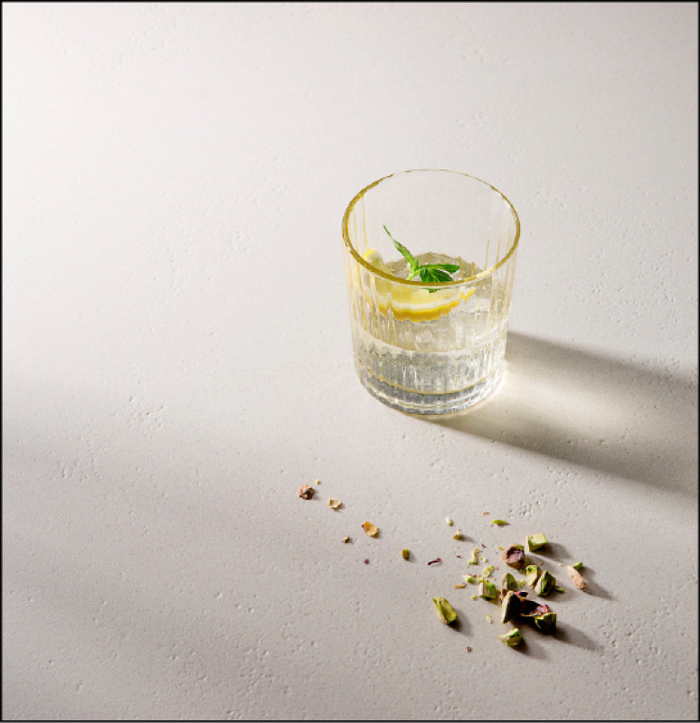 敬自己一杯