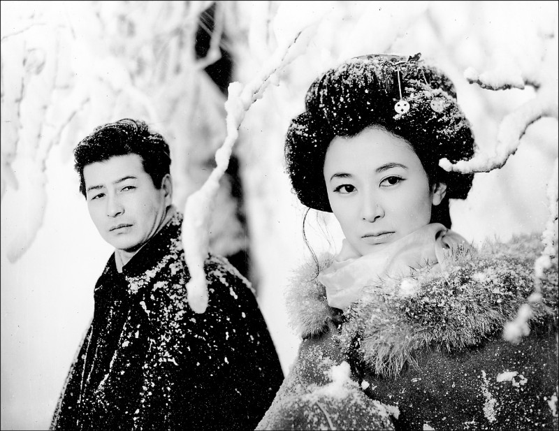 《雪國》電影劇照，1957。（達志）
