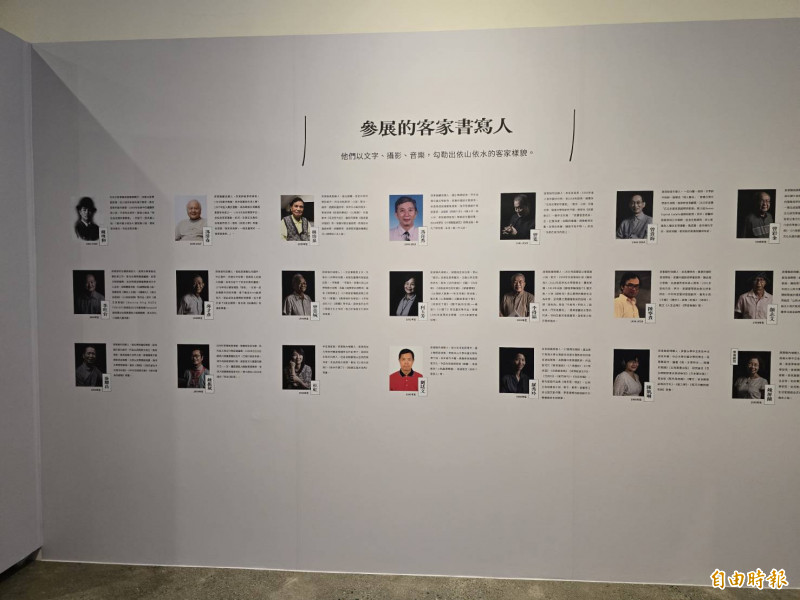 屏東客家館特展，集合20多位客家籍作家的作品展出。（記者葉永騫攝）