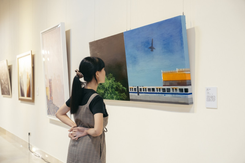 2026第38屆新北市美展徵件開跑，得獎作品將於10月至11月展出。圖為歷屆展出現場。（新北市政府文化局提供）