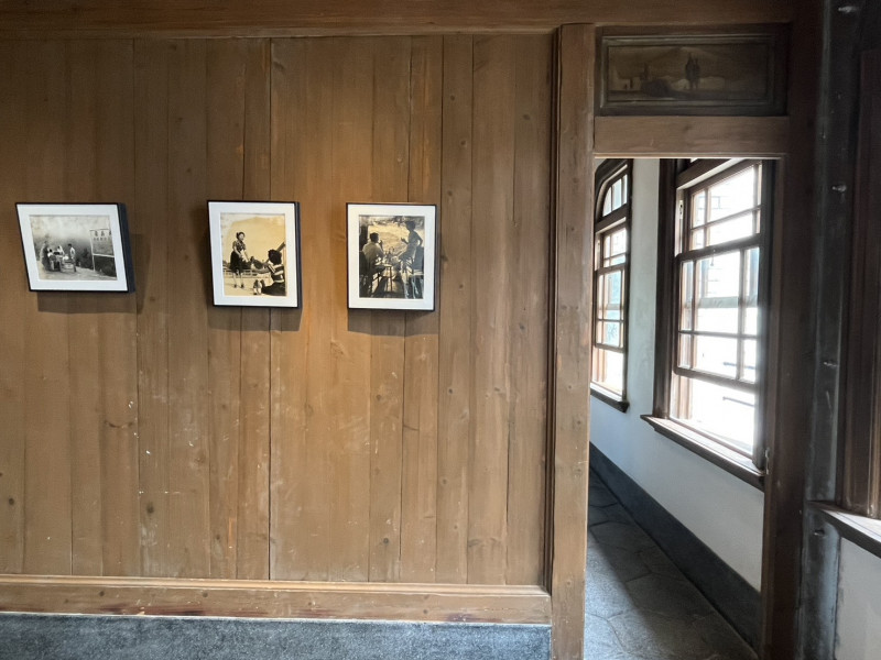 走進百年老屋時光隧道，台南五福商店展「時間棲所」開放參觀。（南市文化局提供）