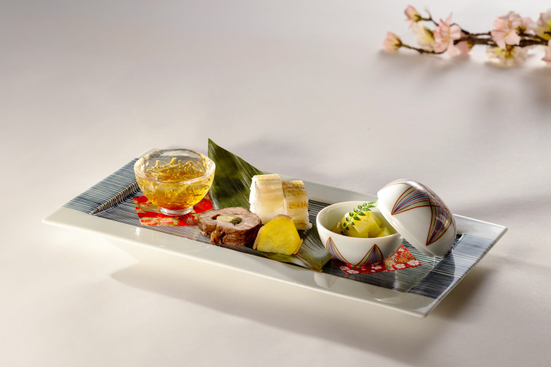 前菜集結酸、甜、鹹多重風味，呈現關西料理細膩的味覺層次。（台北老爺酒店提供）